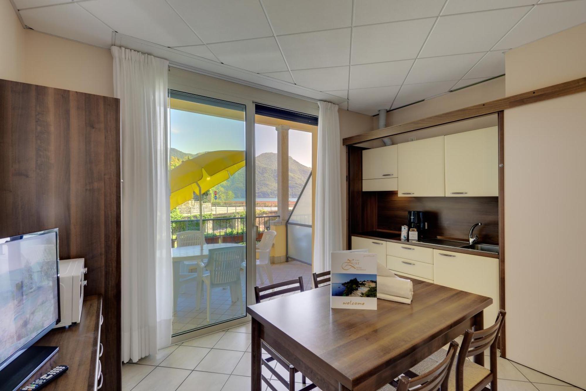 Hotel Residence Zust Verbania Ngoại thất bức ảnh